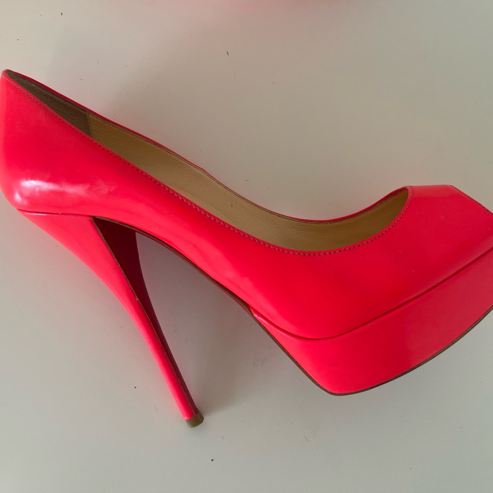 CHRISTIAN LOUBOUTIN Lady Peep 130 fluorescent patent peep platform pump